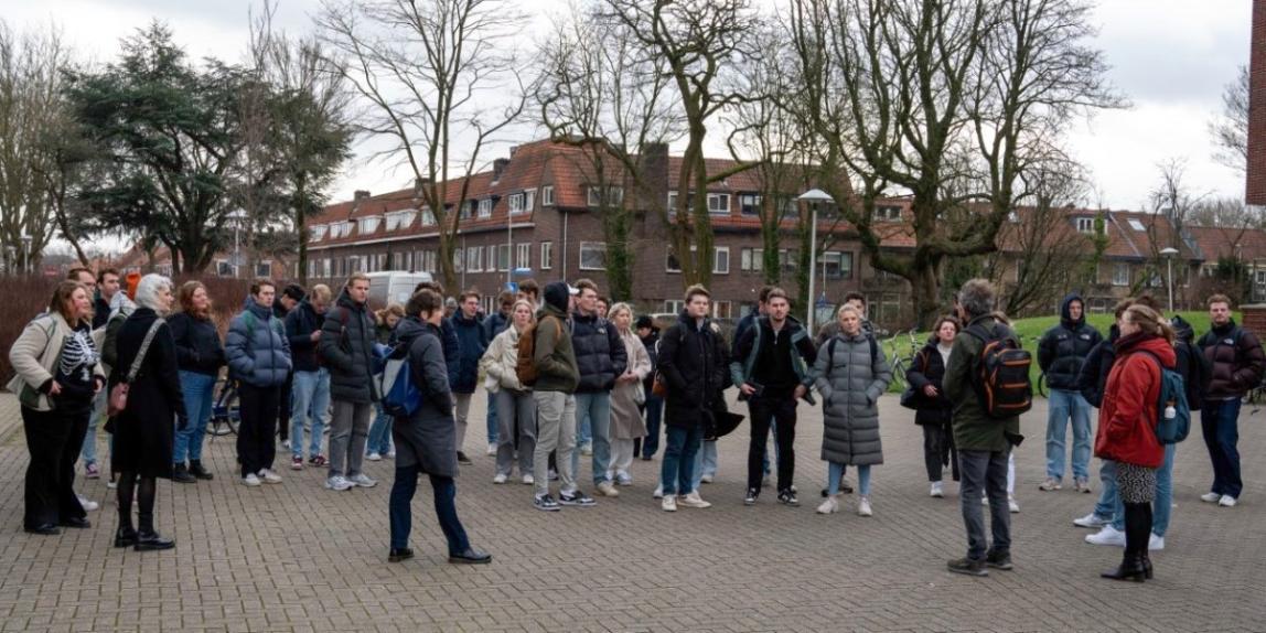 Students work on greening neighborhood in Utrecht