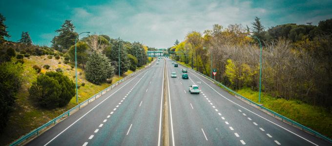 Concurrentiestrijd en gebruikersmeldingen maken navigatie sneller en betrouwbaarder
